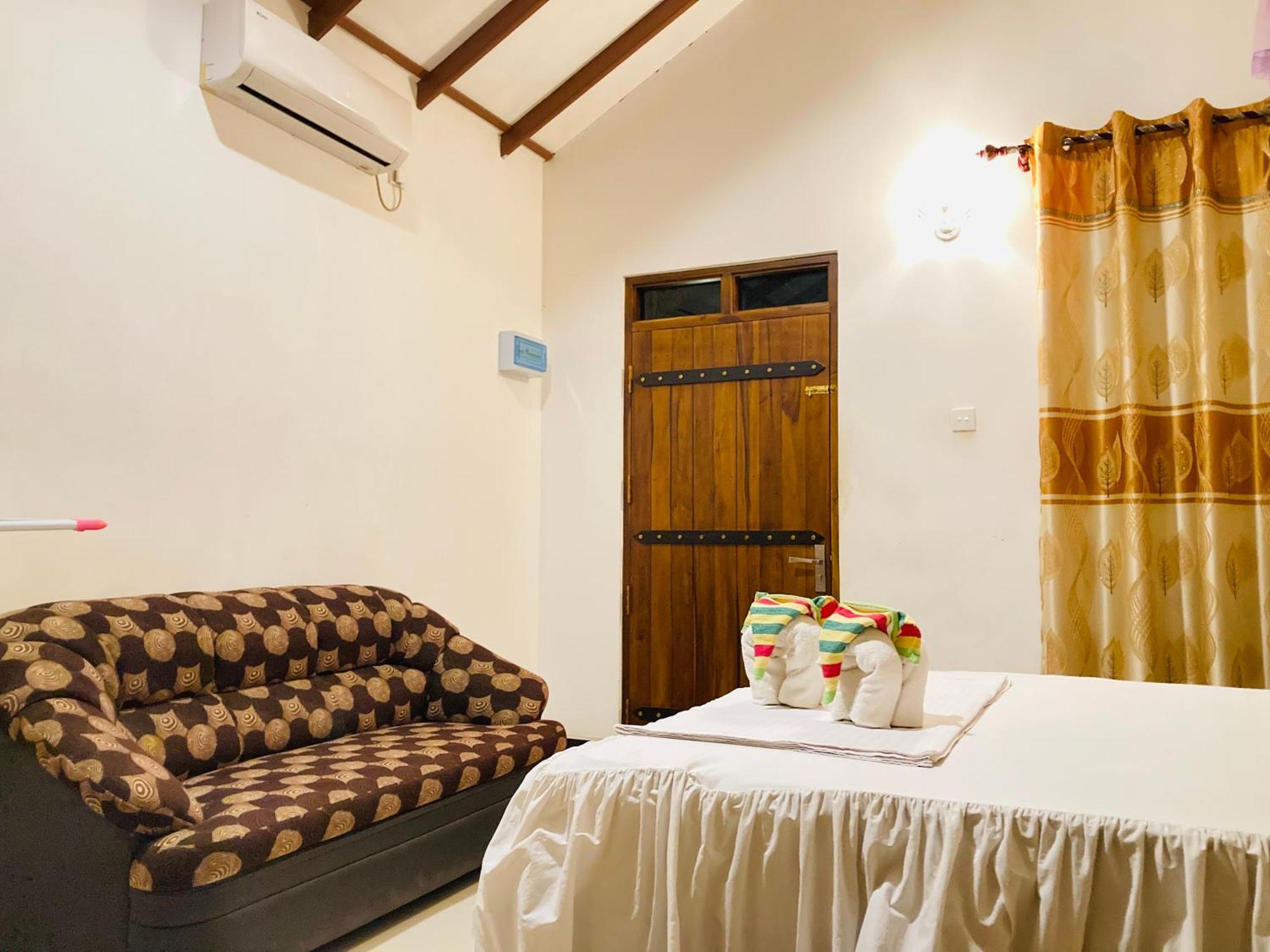 Suncity Privacy Cottages Udawalawe Kültér fotó