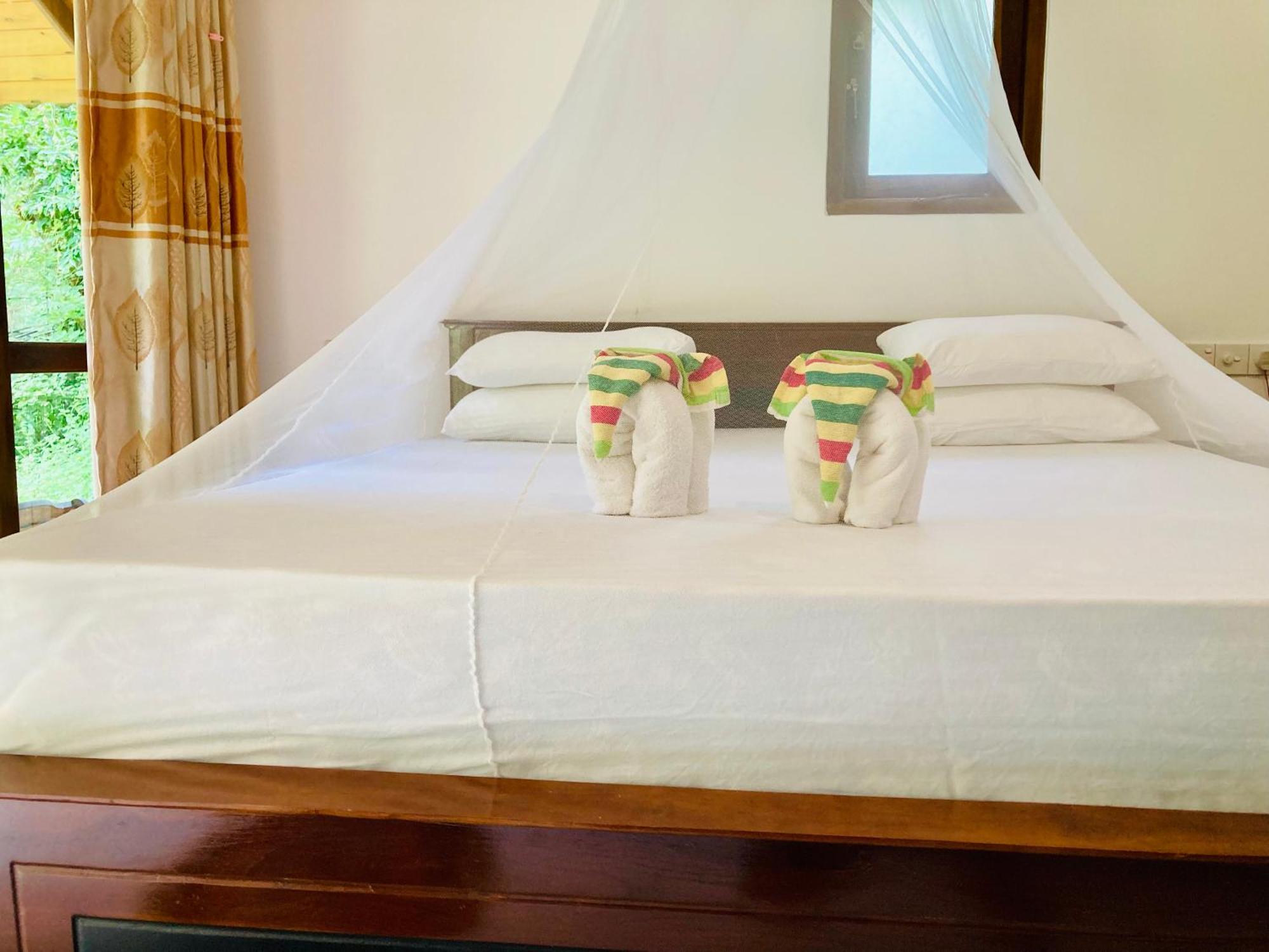 Suncity Privacy Cottages Udawalawe Kültér fotó