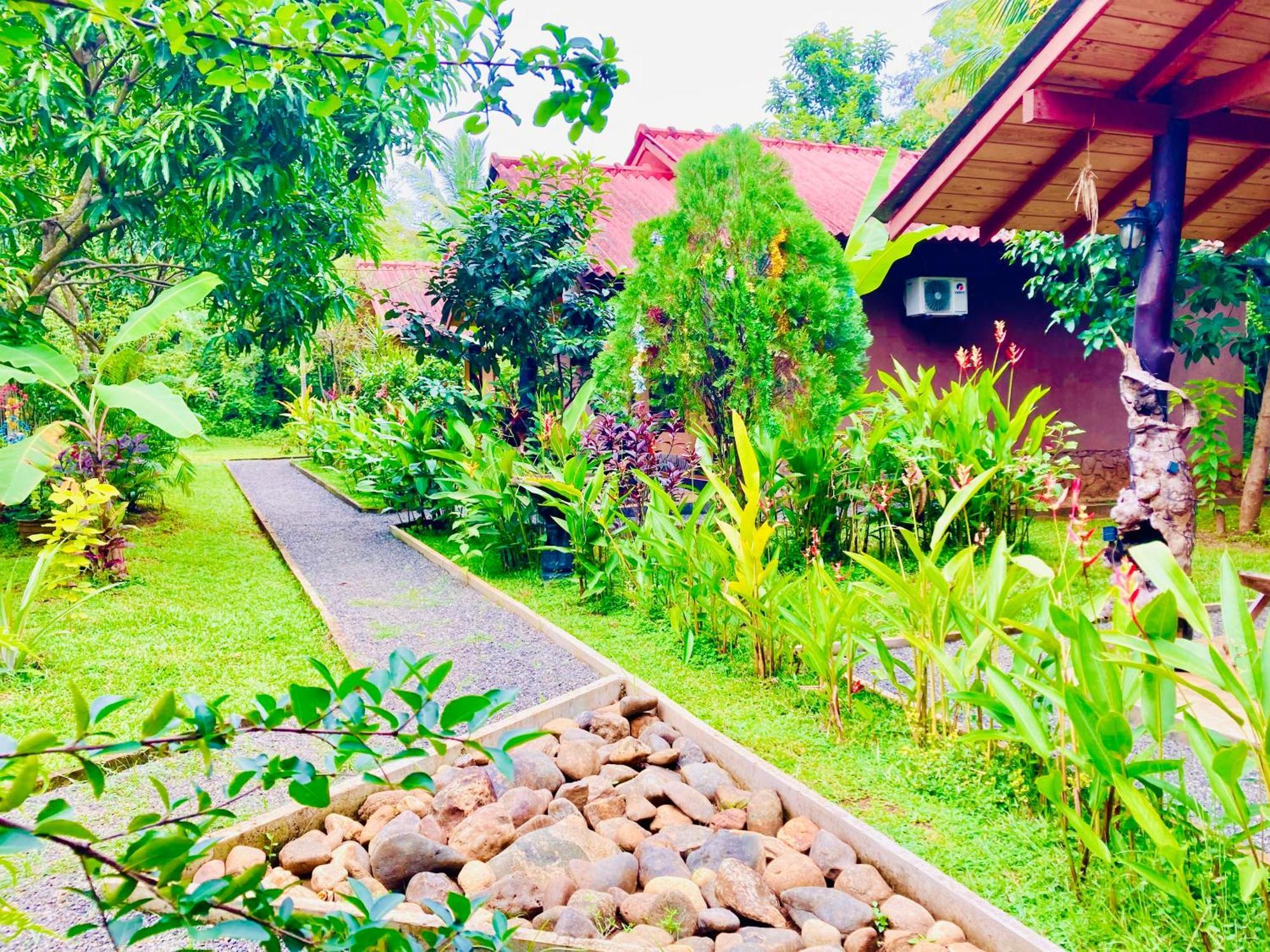 Suncity Privacy Cottages Udawalawe Kültér fotó
